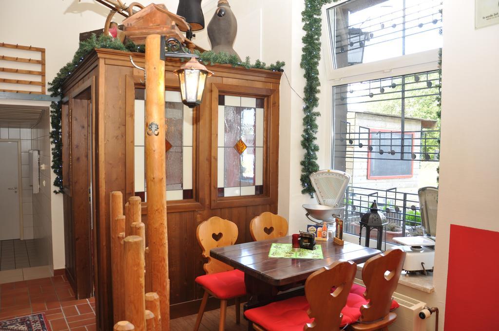 Hotel An Der Alten Porzelline Нойхаус ам Ренвег Екстериор снимка