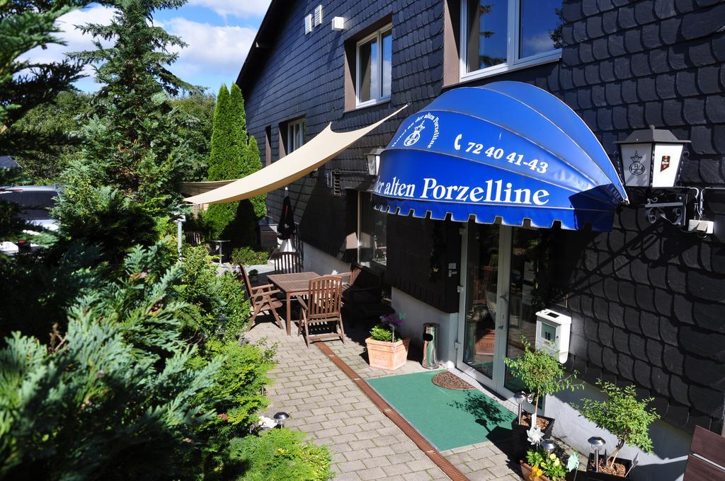 Hotel An Der Alten Porzelline Нойхаус ам Ренвег Екстериор снимка